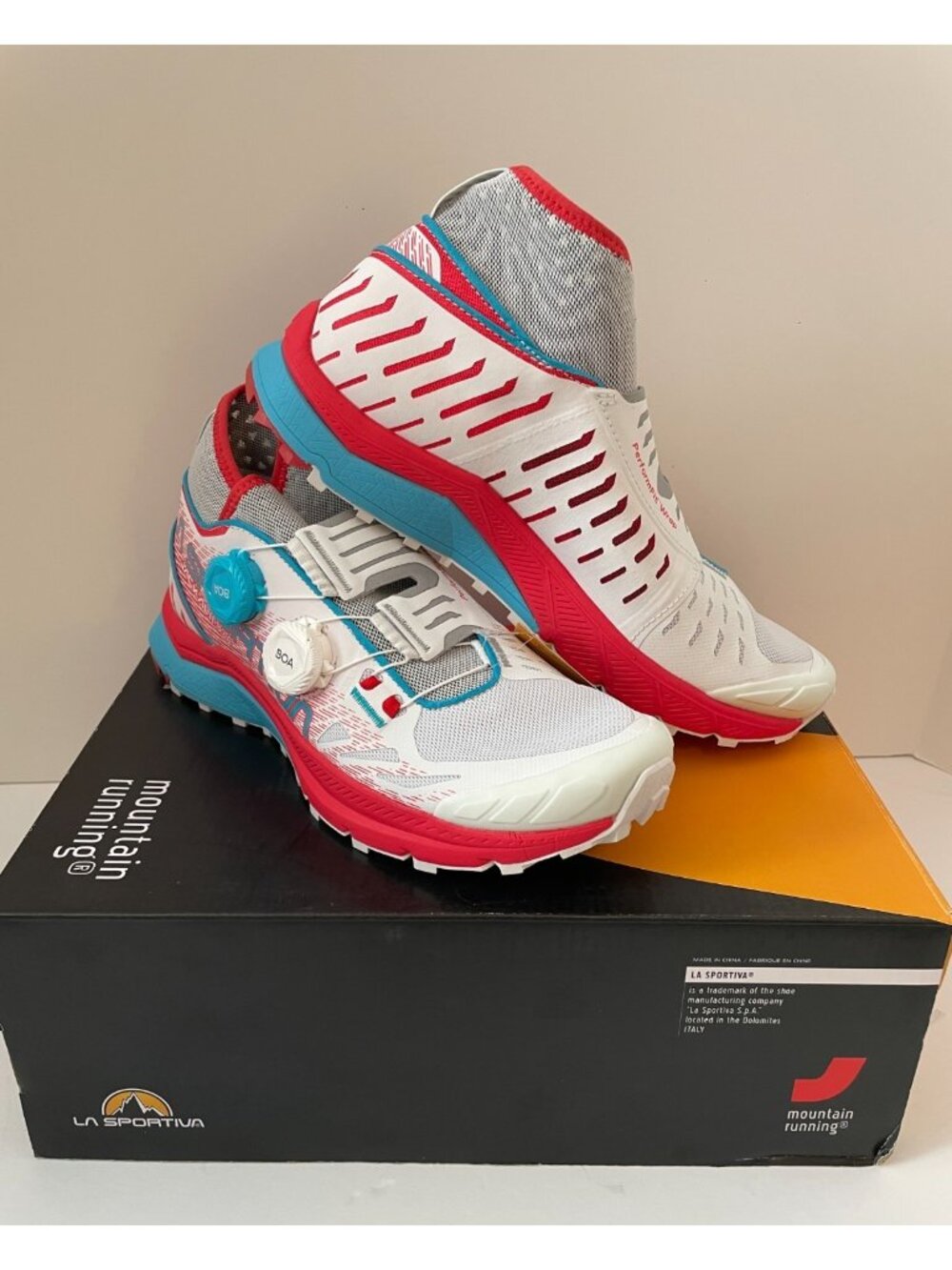 La Sportiva Jackal II Boa Mountain Running Shoes Hibiscus Women Size 10 - NEW